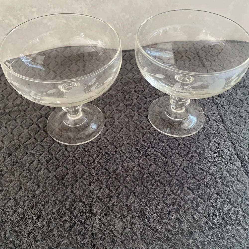 Elegant Clear Glass Etched Dessert /sherbet holders - Picture 5 of 5